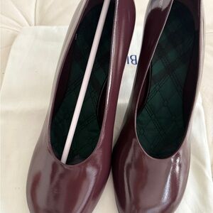 Burberry high heeled pump